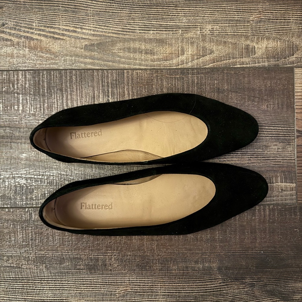 Flattered Women's Black Suede Flats